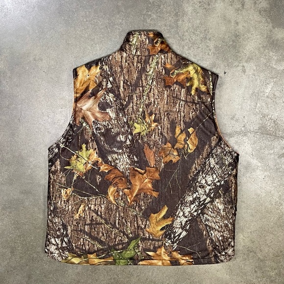Woolrich Realtree Hardwoods Camo Reversible Outdoor Vest - Picture 3 of 9